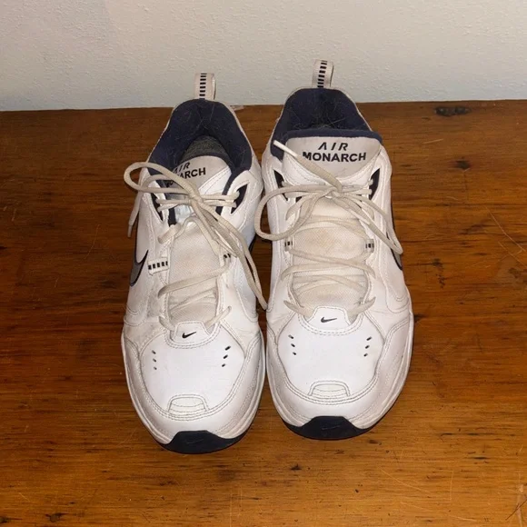 Nike Air Monarch IV White and Navy Sneakers Men’s size 11.5 good condition. - Picture 4 of 6